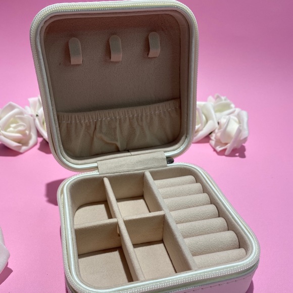 Jewelry Case - Jewelry Storage - Picture 3 of 11